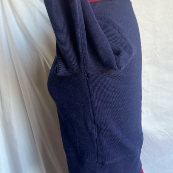 XS132 Gap crewneck long sleeve - Picture 4 of 9